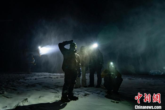 国家高山滑雪中心10日18时启动试造雪工作，15日启动正式造雪。 北京市重大项目办供图