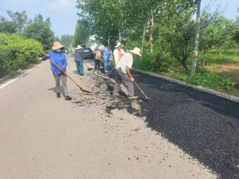 ​枣庄市市中区永安镇：加强道路养护 助力全域文明城市创建