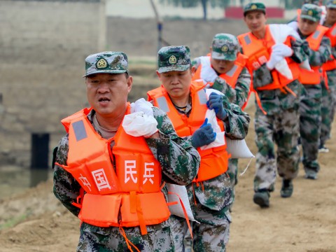 防汛应急演练 锻炼抢险队伍